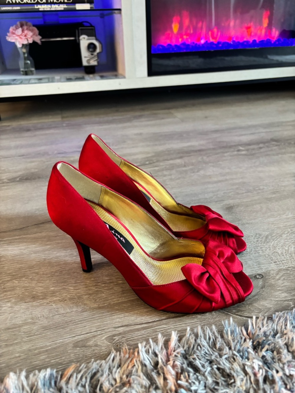 Red heels - Picture 2 of 5